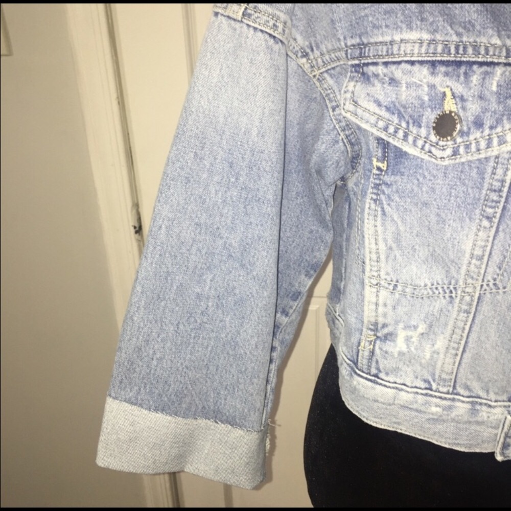 H&M Relaxed Fit Denim Jean Jacket SZ 2 & 4 - Picture 2 of 6